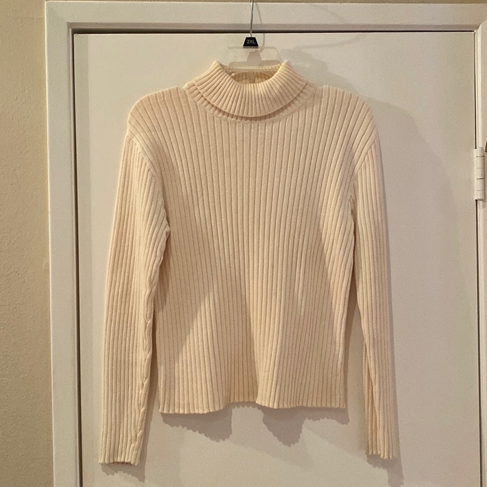 Pierre Cardin turtleneck women’s medium